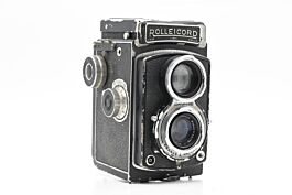 Used Rollei Rolleicord V TLR Film Camera w/75mm f3.5 Xenar Lens Used Rollei Rolleicord V TLR Film Camera w/75mm f3.5 Xenar Lens