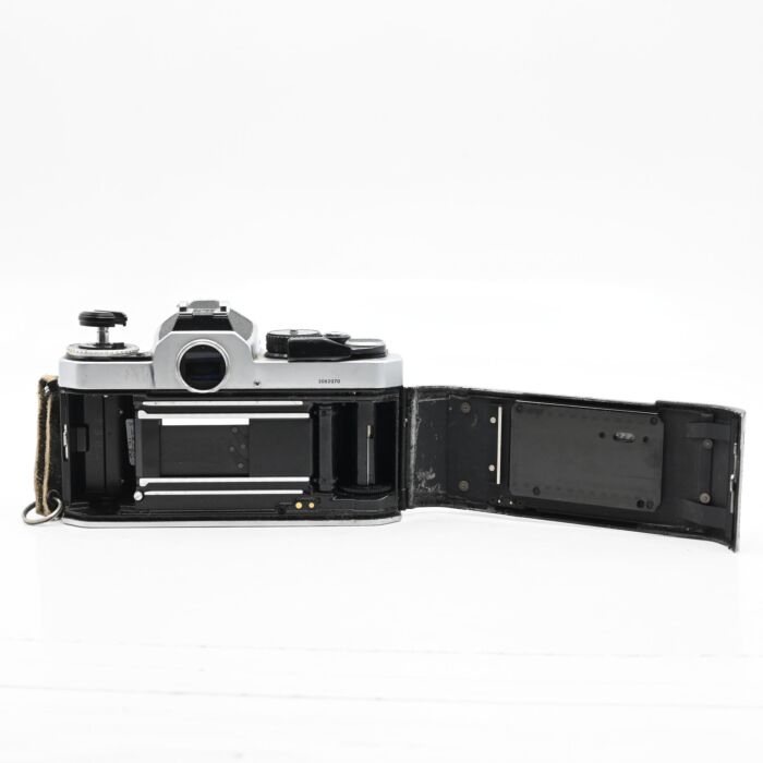 ☆完全動作＆ボディ良好！☆ Nikon FE2 　＃474 Used Nikon FE2 SLR Film Camera Body Chrome, Inoperable in