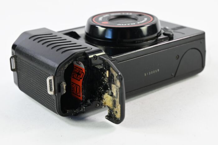 Used Canon Sure-Shot 35mm Film Camera w/38mm f2.8 Lens As-Is in