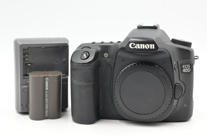 Used Canon EOS 40D 10.1MP Digital SLR Camera Body in 'Fair' condition