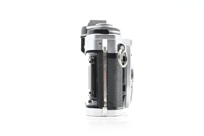 Used Canon AE-1 SLR Film Camera Body Parts/Repair in 'Inoperable