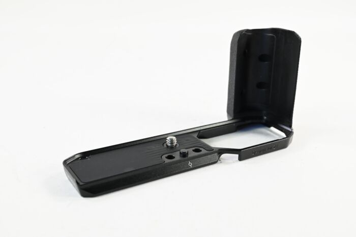 Used SmallRig L-Shape Grip 4262 for Nikon Zf in 'Good' condition