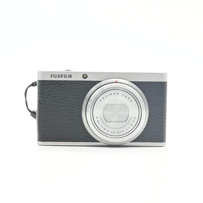 ■ 美品 ■ フジフィルム　FUJIFILM XF1 Used Fujifilm XF1 12MP Digital Camera w/4x Zoom *Inoperable in