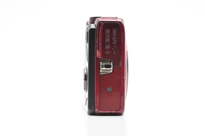 Nikon COOLPIX S9300 レッドジャンク部品取り専用(M25) Used Nikon Coolpix S9300 16MP Digital Camera w/18x Zoom Red Parts
