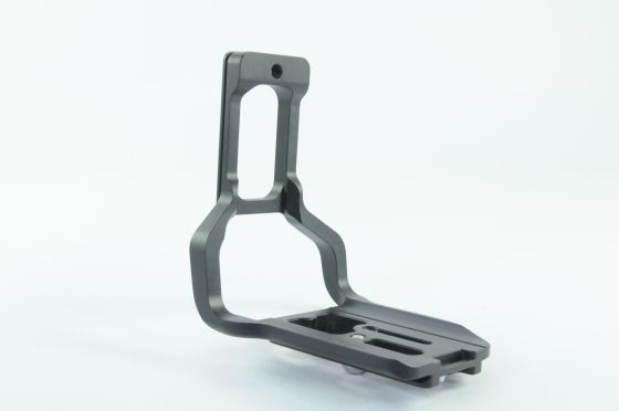 Promaster 8231 Professional L Bracket for Canon 80D with Grip