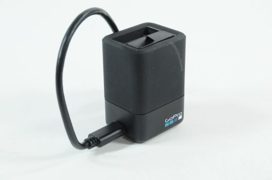 GoPro Dual Battery Charger (HERO8/7/6 Black) AJDBD-001