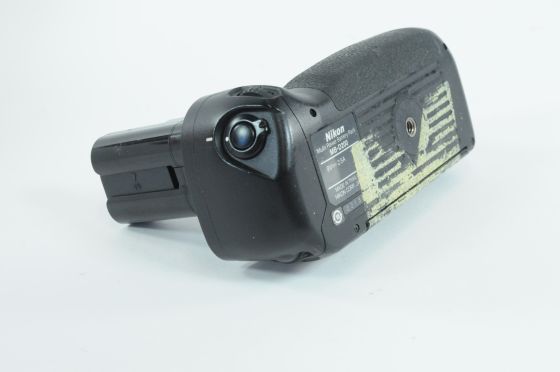 Nikon MB-D200 Battery Grip for D200 or Fuji FujiFilm Finepix S5