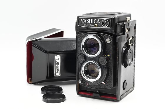 Yashica Mat-124G Twin Lens Camera 80mm 3.5 Yashinon 6x6 1-1/500 1970