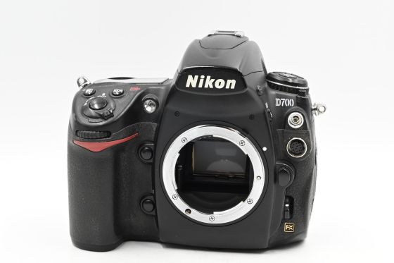 Nikon D700 12.1MP Digital SLR Camera Body [Parts/Repair]