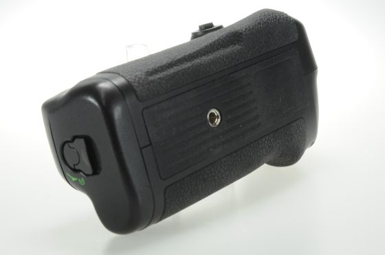misc Nikon MB-D18 Multi-Power Battery Pack Vertical Grip (D850)