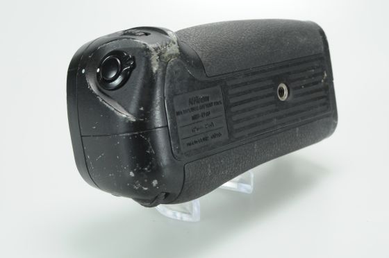 Genuine OEM Nikon MB-D10 Multi Power Battery Grip