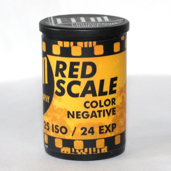 Redscale 35mm - ISO 25 (24 Exposures)